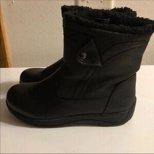 Snappy Weather Proof Boots Size‎ 10 Women’s Pull On Faux Fur Black